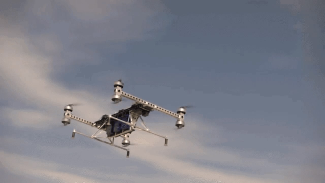 Tilbageholde Afrika lave et eksperiment The World's Biggest Octocopter Drone Is Basically A Flying Truck