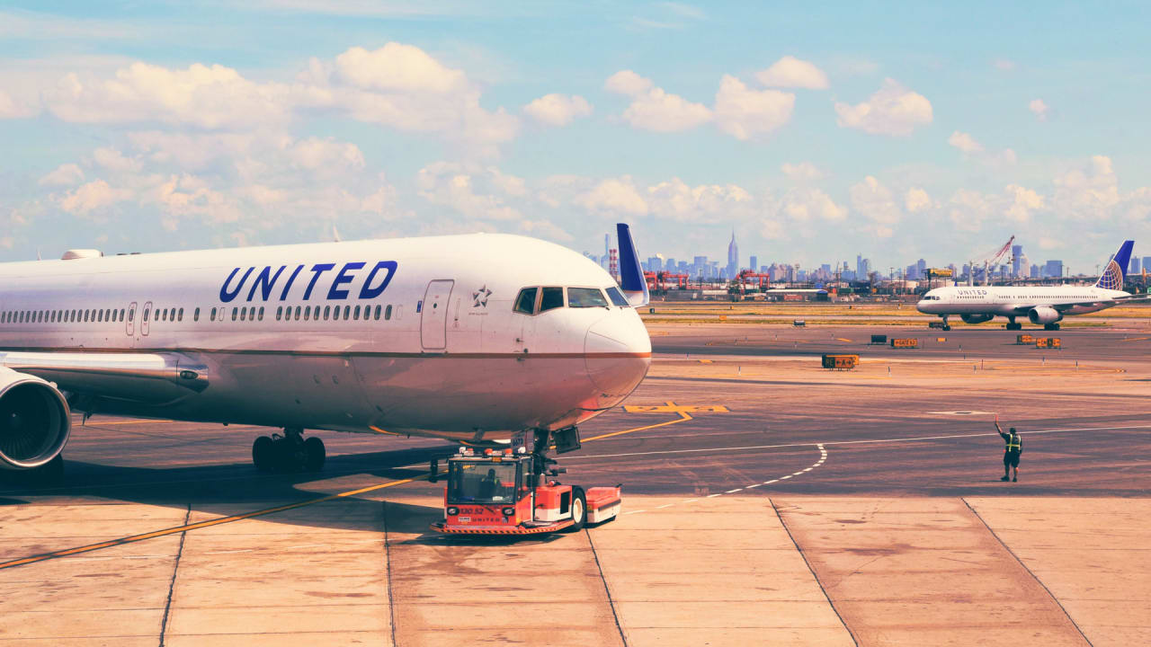 United Airlines in damage control after revealing Apple spends $150 million on its flights every year