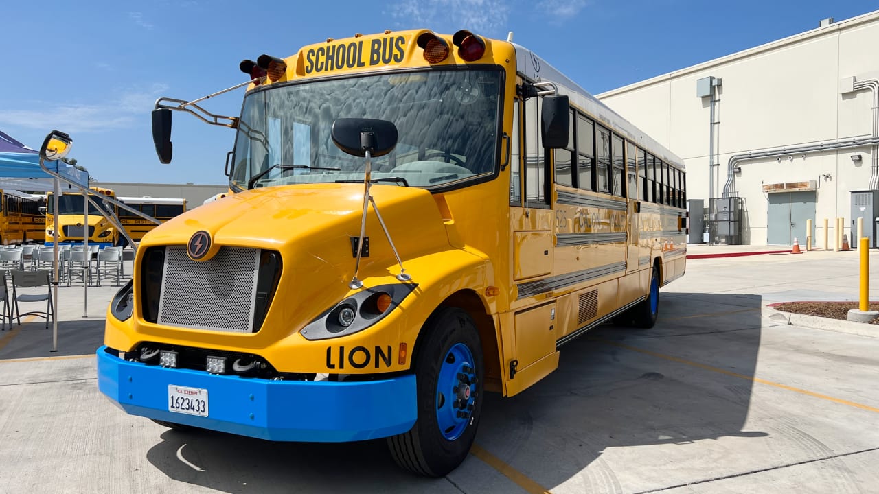 These electric school buses can help power the grid