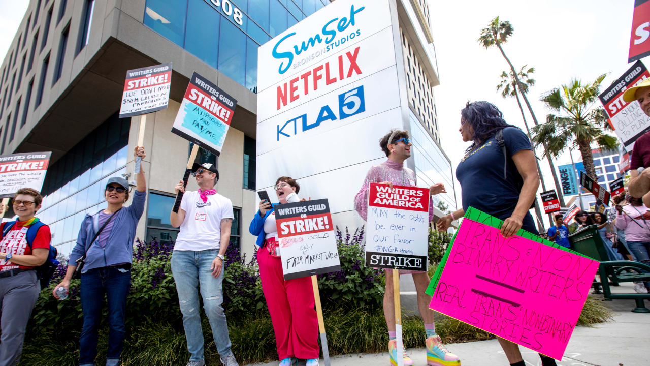 How much is the writers' strike costing? 15 Minute News