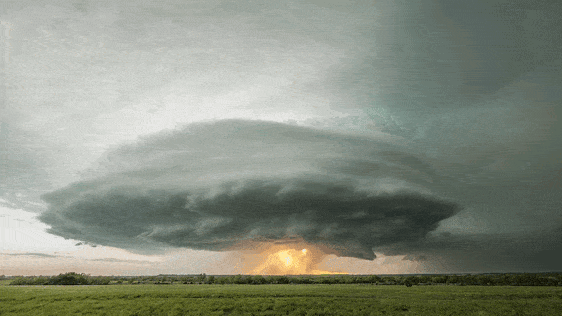 Watch This Insanely Terrifying Supercell Thunderstorm