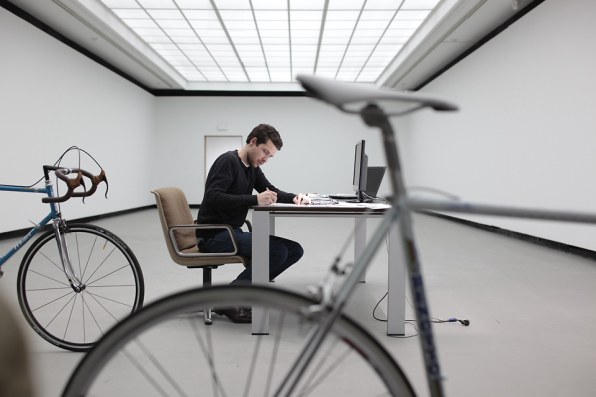 A 32 000 Carbon Fiber Fixed Gear Bike Designed By A Formula 1 Firm