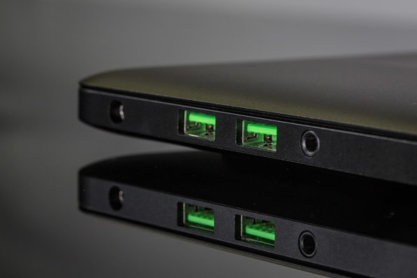 cirkulære Nævne bejdsemiddel Why Razer Spent $380K Redesigning The USB Port