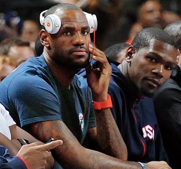 Lebron james cheap headphones