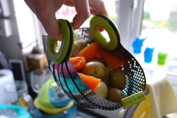 Arrow Plastic Bowl & Colander Set with Lid, 3 pc - Foods Co.