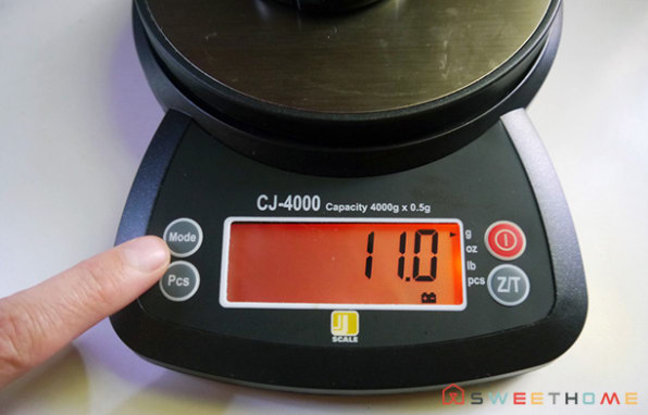 Digital Kitchen Food Scale Weight Balance in Pounds, Grams, Ounces