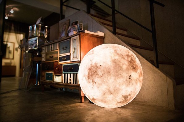 floor moon lamp