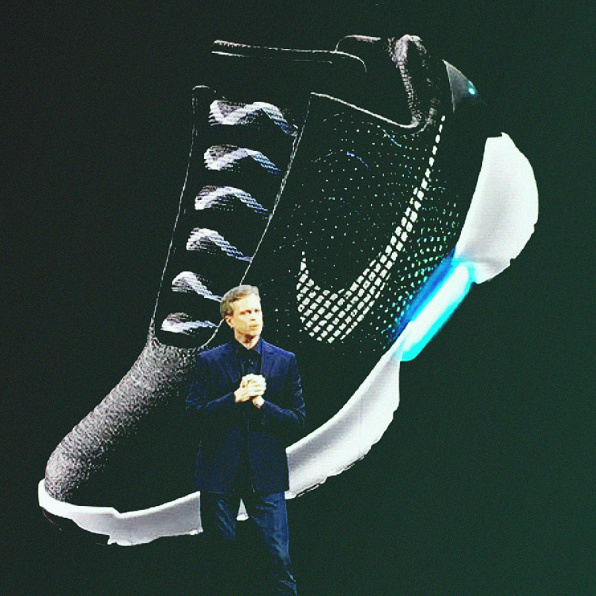 Nike 'to sell self-lacing shoes in 2015