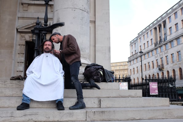 If You Re Homeless This London Stylist Will Give You A Free