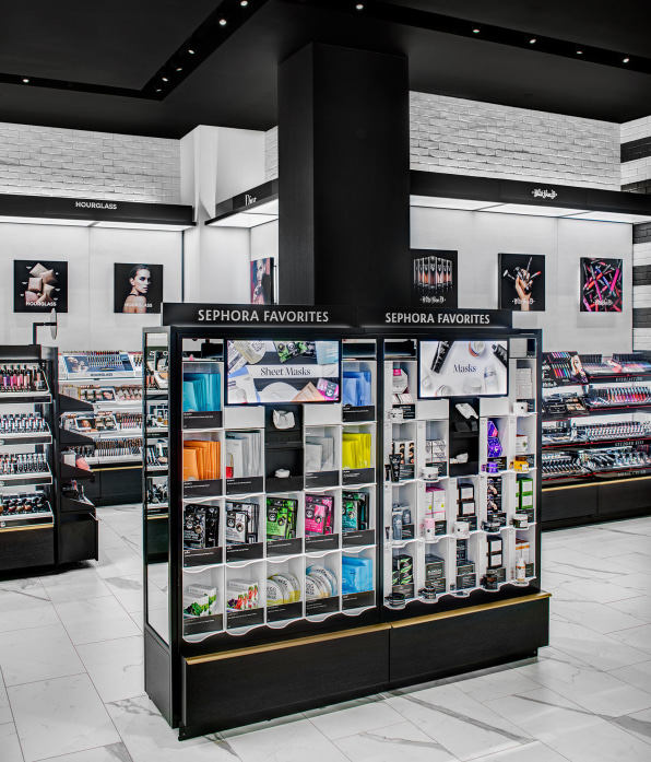 Sephora, Retailer