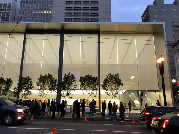 iPhone X line