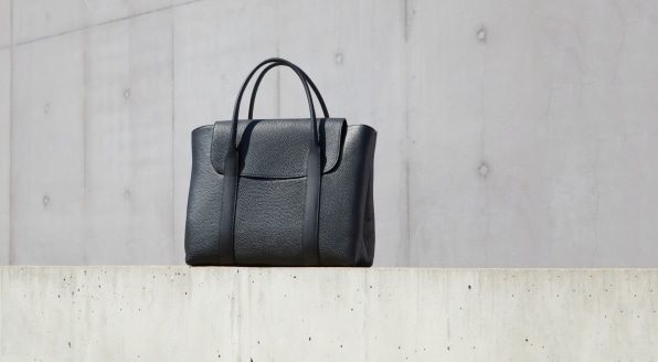 REVIEW: CUYANA STRUCTURED LEATHER TOTE - T H E L U C Y S P A C E