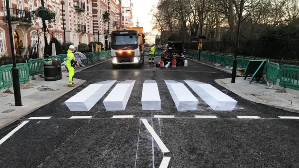 Optical illusion: 3D crossings around India Gate will keep speeding  motorists in check