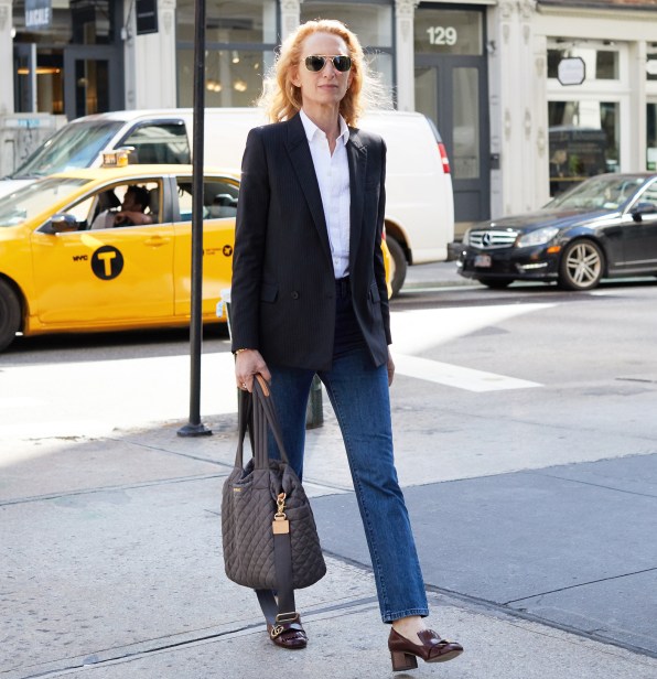 Work Uniform: Why Women Should Wear The Same Outfit Every Day