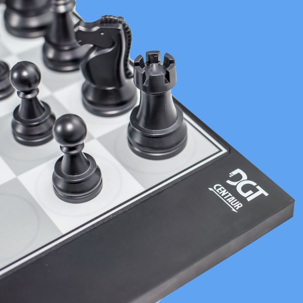 Intelligent Use of Design in This Travel Chess Set - Core77