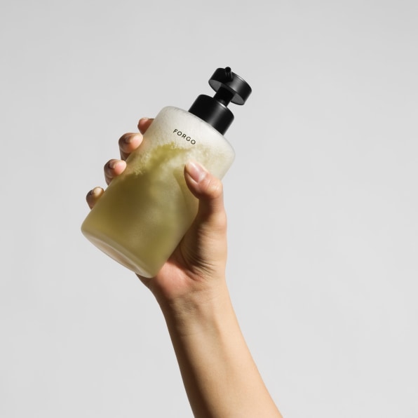 Redditor sparks debate over the best refillable water bottle