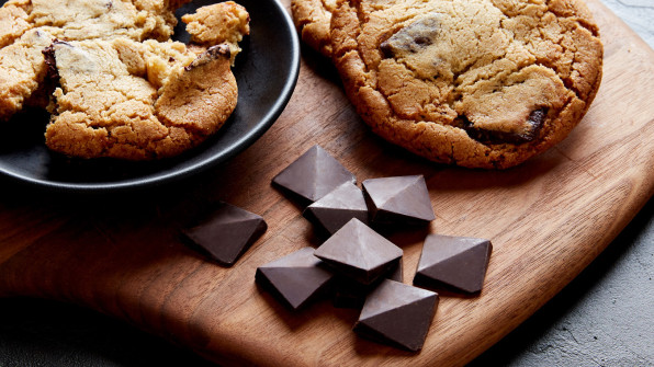 Chocolate Cookie Topper - engineering done right.