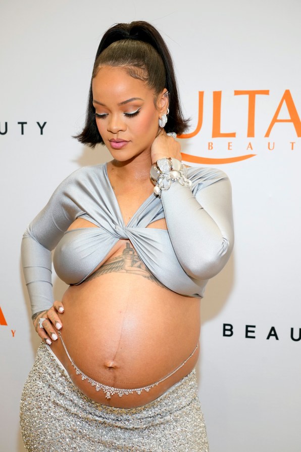 Rihanna's Maternity Outfits: How She Dressed Through Her Pregnancy