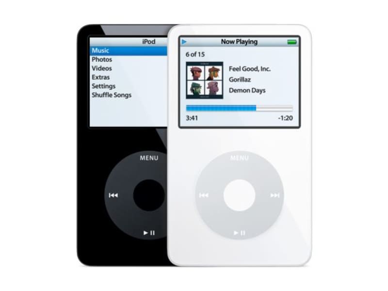 The 2005 iPod Classic saw its case slimmed down and its capacity beefed up, with an 80 GB model available and followed the Nano’s lead by offering black and white.