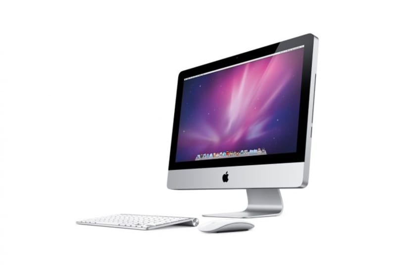 Making things thinner and thinner, the 2011 iMac came with wireless keyboard standard and featured Apple’s new plug, Thunderbolt, used to connect a large, high-resolution monitor.