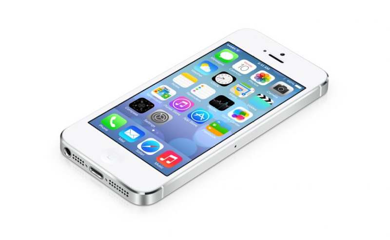 Jony Ive’s position had him now designing the software and hardware for Apple. The unveiling of iOS 7 in June 2013 brought the flattened-out look onto the screen, abandoning the skeuomorphic design that was former mobile software chief Scott Forstall’s undoing.