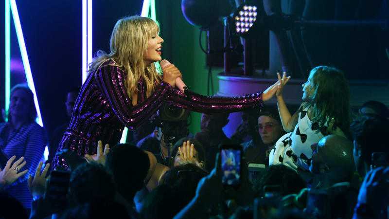 I watched Amazon’s Prime Day concert—and it made me want to shop for a new planet