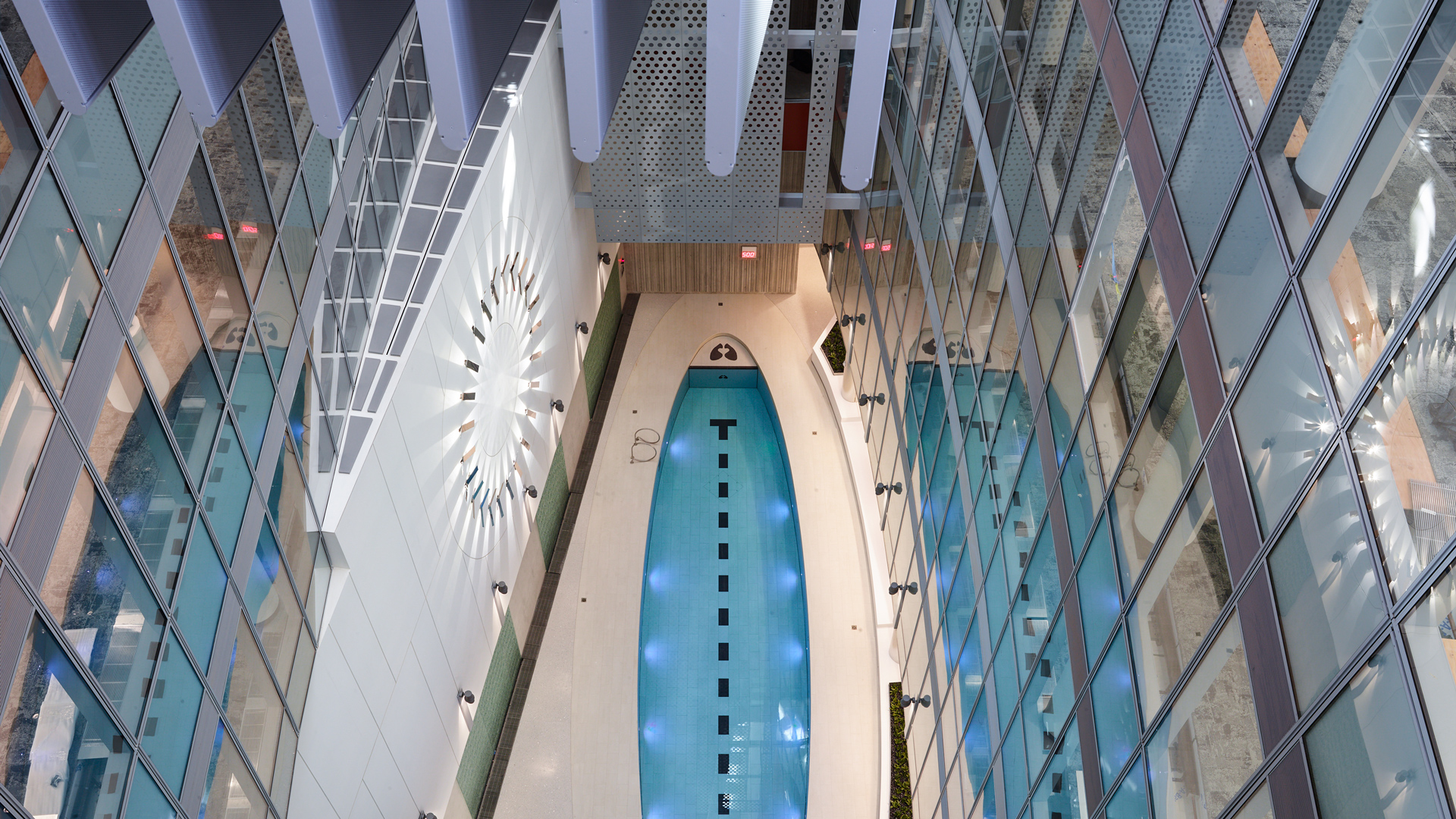 This building’s giant sundial shows how much energy it’s making